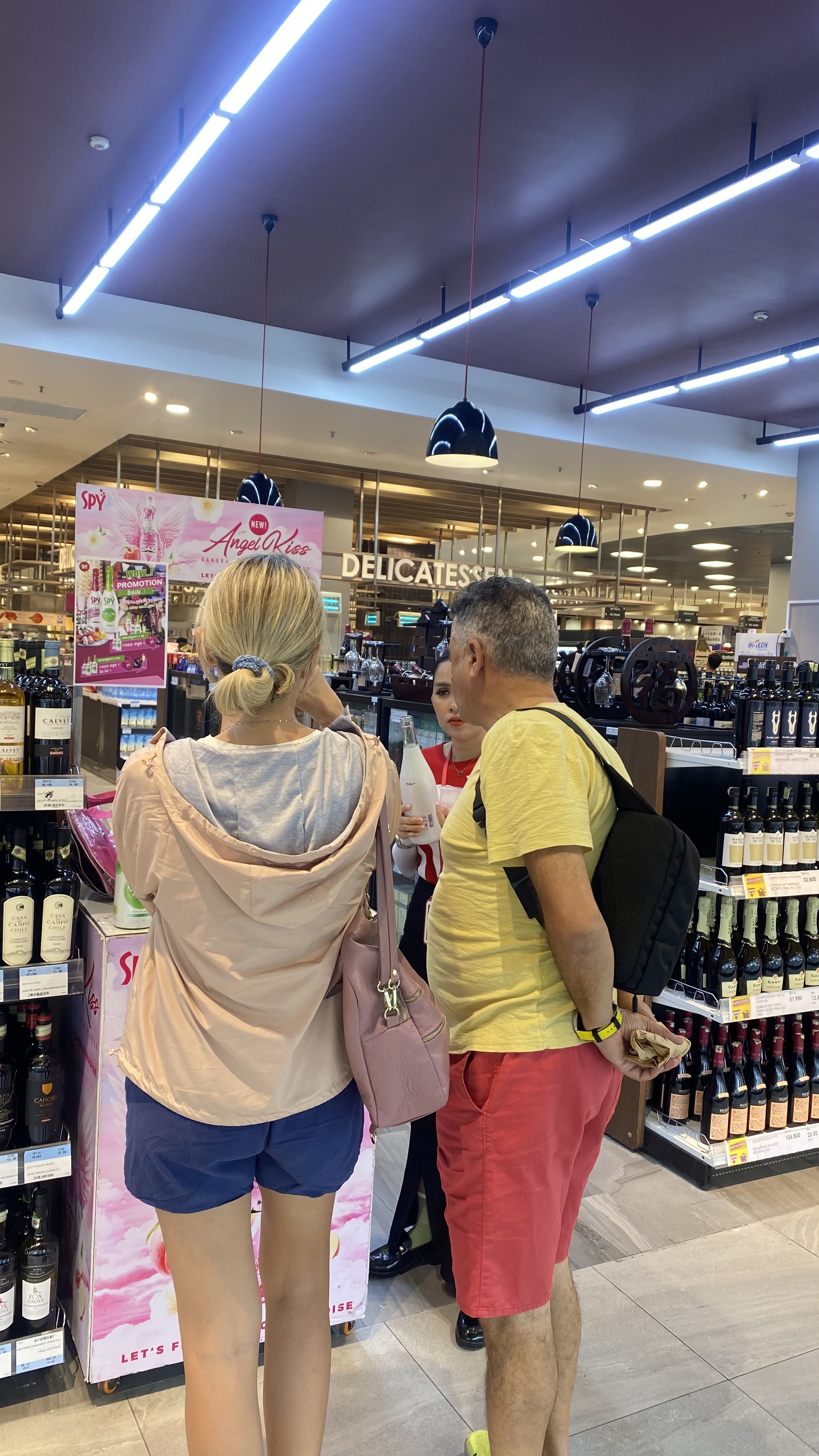 SPY Sparkle Fruit Revolutionizing FMCG Distribution with Da Houg Heng 25th December at Makro Cambodia - Image 16